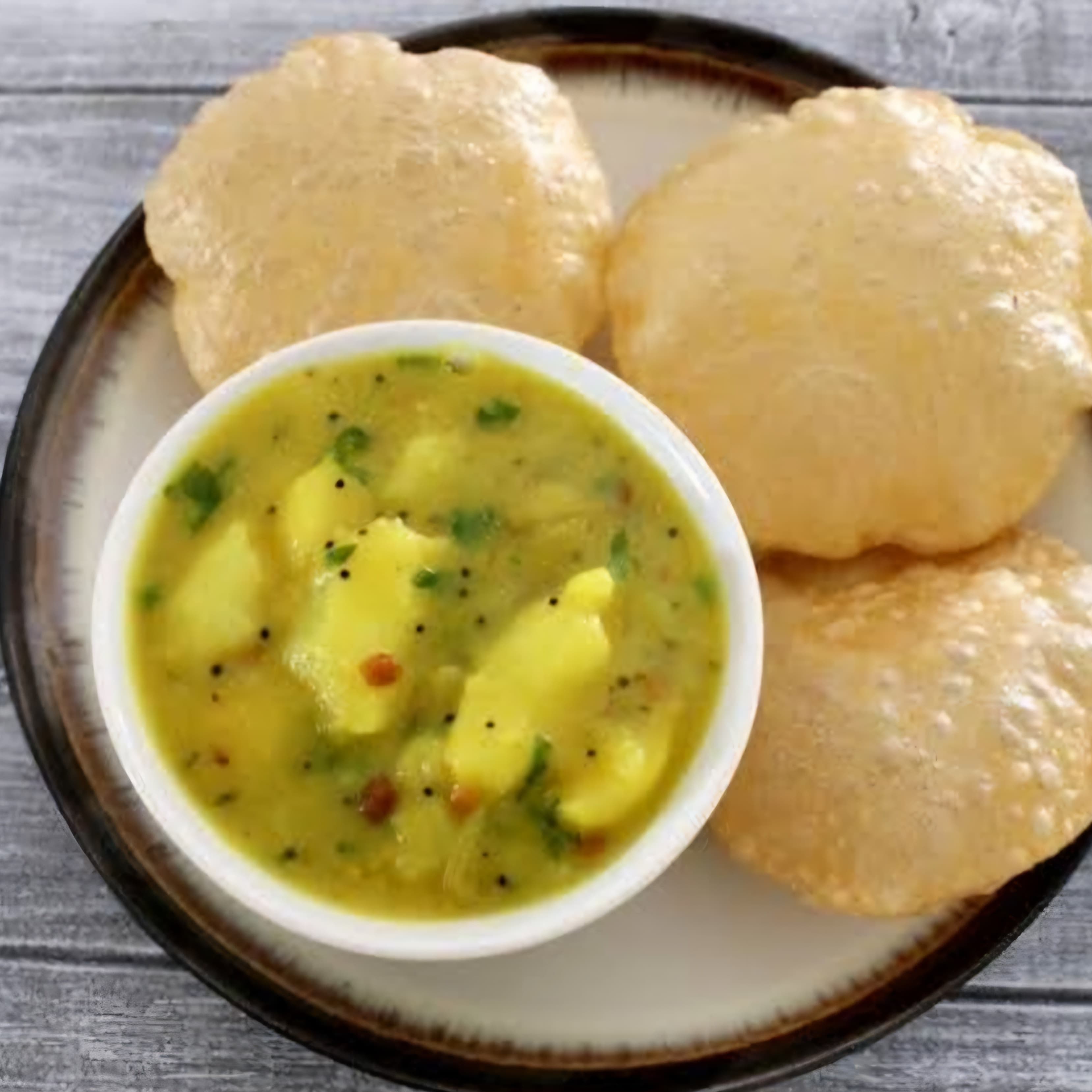 Puri wih Aloo curry (8)
